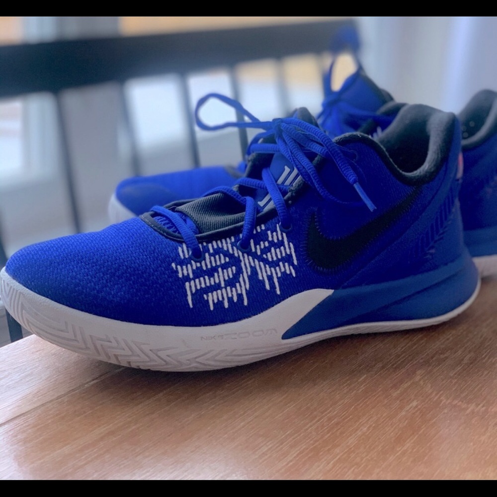 Nike Zoom Kyrie Irving shoes 9.5 men’s